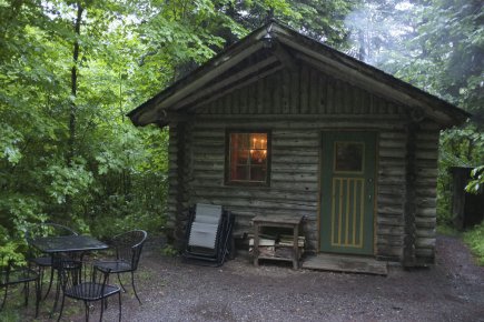 Dormir en pleine nature La petite cabane Écogîte Le Forestier du domaine... (Photo Jean-Sébastien Basque, collaboration spéciale)