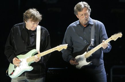 Les PAPE sont dans l'air Le PAPE de la pop, Fender Musical Instruments, s'en vient... (PHOTO RICHARD DREW, ARCHIVES ASSOCIATED PRESS)