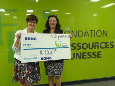 10 000$ pour les jeunes adultes Francine Giguère, présidente-directrice générale, Fondation Ressources-Jeunesse, et...