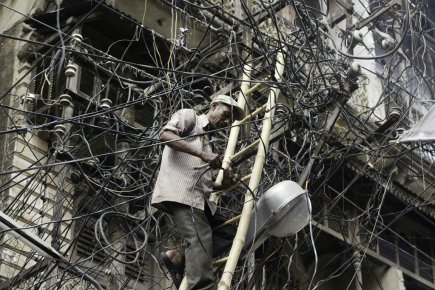 La panne fatale de «Super India» Profitant de réseaux de distribution obsolètes, les vols... (PHOTO RAJESH KUMAR SINGH, ARCHIVES ASSOCIATED PRESS)