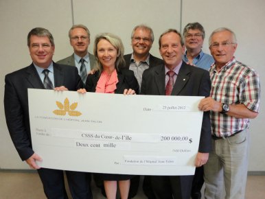 200 000$ pour l'hôpital Jean-Talon De gauche à droite: Claude Côté, Rossano D'Ascanio,...