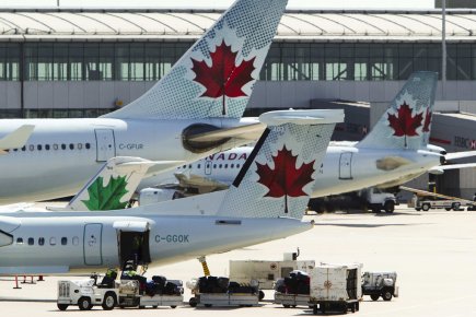 Air Canada et WestJet: coefficients d'occupation records Le transporteur régional établi à Toronto dessert environ... (PHOTO MARK BLINCH, REUTERS)