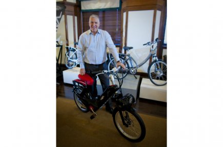 Le vélo électrique gagne l'Amérique, Solex aussi Robert Guimond s'est vu confier la commercialisation du... (Photo André Pichette, La Presse)