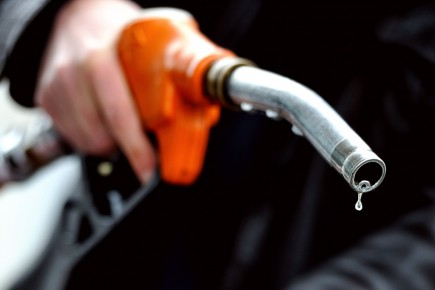 Le prix de l'essence bondit à 1,45$ le litre Selon le site Web essencequebec.com, les prix du... (PHOTO PHILIPPE HUGUEN, AFP)