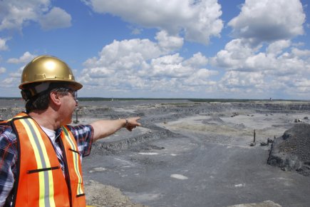 Malartic: le tiers des habitants quitterait la ville La société Osisko a dû déplacer plusieurs maisons... (Photo Simon Diotte, collaboration spéciale)