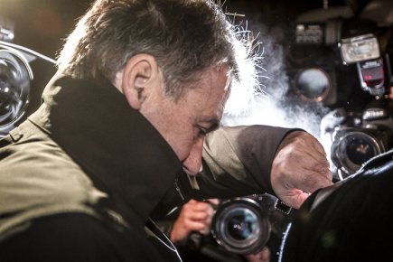 Pierre Duhaime dans les filets de l'UPAC Pierre Duhaime à sa sortie du quartier général... (Photo: Olivier Pontbriand, La Presse)