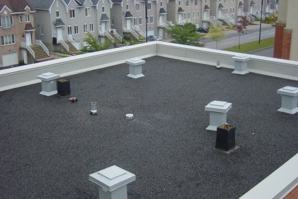 Plusieurs mystères sous le toit plat Des ventilateurs statiques Maximum sur une résidence à... (Photo fournie par Maximum)