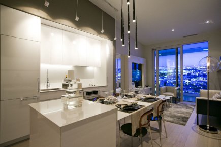 Tour au centre-ville: devrais-je me préoccuper de la présence d'investisseurs? Dans les tours de plus de 100 condos,... (PHOTO ARCHIVES LA PRESSE)