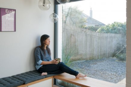 Techno, mais pas trop: le hipster est triste «Regard pensif. L'ennui dépourvu d'effort. Cela prend de... (Photo tirée du site unhappyhipsters.com)