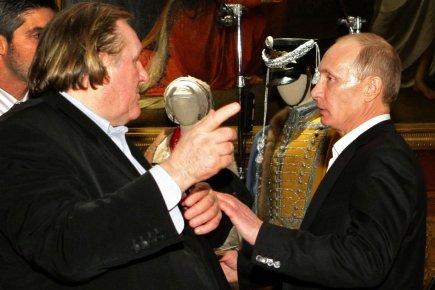 Comment déplacer sa fortune en cinq étapes faciles L'acteur français Gérard Depardieu en discussion avec Vladimir... (Photo archives Agence France-Presse)