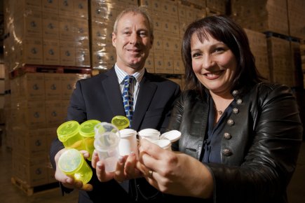 Des fioles écologiques qui séduisent les pharmaciens D'ici 2014, l'entreprise Écolopharm de Sandrine Milante et... (Photo André Pichette, La Presse)