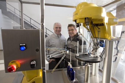 Jalbert Automatisation: inventeur et émule de J.-A. Bombardier Après la bouchonneuse automatisée beltorque, Luc Jalbert, président,... (Photos Alain Roberge, La Presse)
