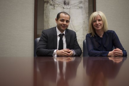 Recruter à l'étranger Amierouch Sellam, nouvel employé de la Standard Life,... (Photo Olivier Pontbriand, La Presse)