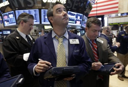 Wall Street a clôturé au neutre jeudi Un courtier sur le plancher de la Bourse... (PHOTO d'archives RICHARD DREW, Associated Press)