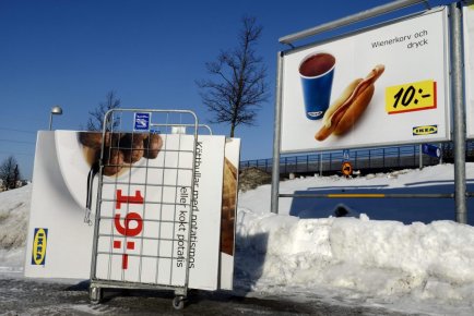 Après les boulettes de viande, Ikea rappelle des saucisses Un panneau-réclame pour les boulettes de viande est... (Jessica Gow)