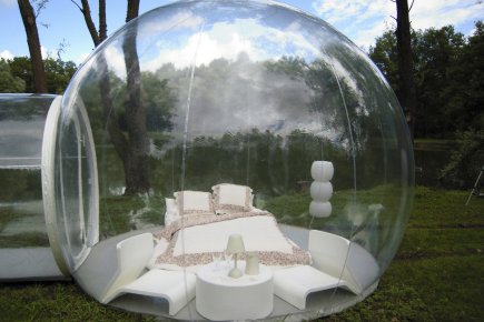 Dans sa bulle... une vraie! La CasaBubble, de l'entreprise californienne du même nom,... (Photo fournie par le Salon national de l'habitation)