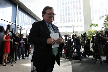 L'obsession de l'équilibre budgétaire Pour atteindre le déficit zéro en 2015, Jim... (Photo Chris Wattie, archives Reuters)