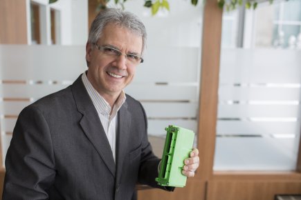 RM2J: améliorer l'environnement sans effort Les inventeurs du FMZ, dont Bernard Peloquin (notre... (Photo Olivier Pontbriand, La Presse)