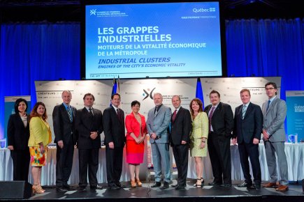 Montréal: une image de marque pour repartir à neuf Cinquième à partir de la gauche, Michael Applebaum,... (PHOTO GROUPE CNW, CASACOM)