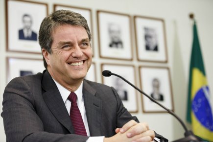 Le futur directeur de l'OMC met en place son équipe Le Brésilien Roberto Azevedo, élu récemment à la... (Photo : Valentin Flauraud, Reuters)