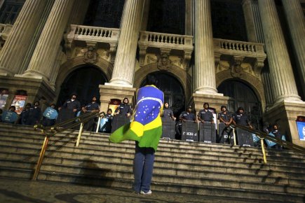 Le Brésil relève son taux d'intérêt pour contrer l'inflation La Banque centrale du Brésil doit annoncer son... (PHOTO PILAR OLIVARES, REUTERS)