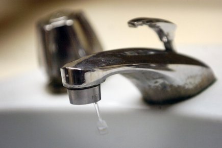 Journée compte-gouttes: faire un geste pour économiser l'eau potable Les Québécois consomment 70% plus d'eau que leurs... (Photo Patrick Sanfaçon, La Presse)