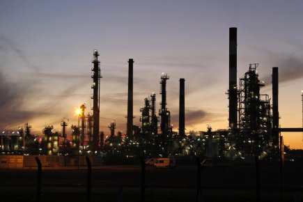 Le pétrole termine en baisse à New York L'anticipation d'un repli des stocks américains de pétrole... (PHOTO BENOIT TESSIER, REUTERS)