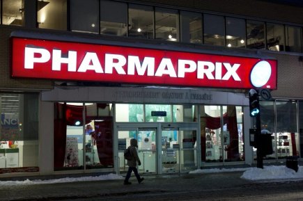 Pharmaprix abandonne l'arbre de Noël Pharmaprix est loin d'être le seul détaillant à avoir... (PHOTO OLIVIER JEAN, LA PRESSE)