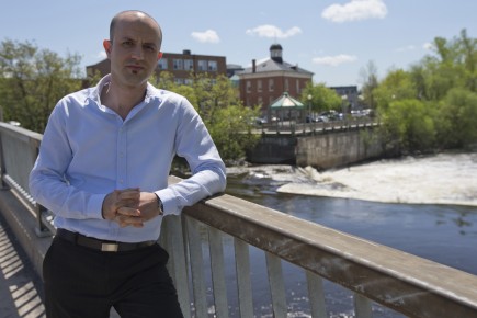 <p>«Le secteur de la fabrication est l'un des plus importants en nombre d'emplois pour la région. La concurrence internationale est par conséquent un enjeu majeur pour les Laurentides», estime Amar Dehiles, économiste régional pour Emploi-Québec Laurentides.</p>