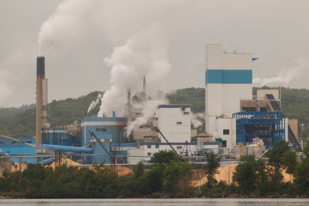 Une usine de Tembec à Témiscaming.