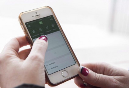 Payer ses achats sans même entrer un numéro d'identification personnel grâce à son téléphone est une réalité grandissante dans le commerce de détail.