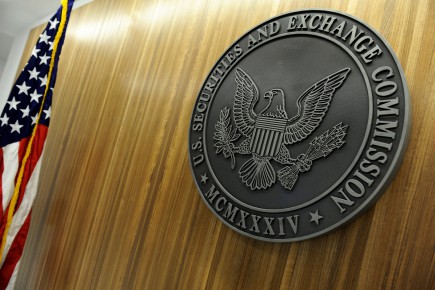 La Commission des opérations en Bourse américaine (SEC) a annoncé mercredi soir qu'elle avait été victime de pirates informatiques en 2016 et que ceux-ci avaient pu en profiter pour réaliser des opérations financières illégales.