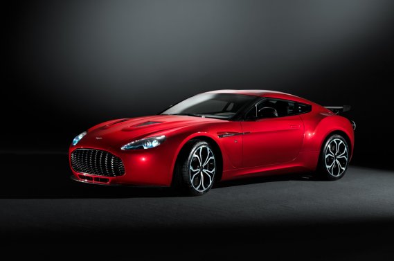 The Aston Martin Zagato akan diproduksi hanya 150 eksemplar, dari musim panas 2012. L'Aston Martin Zagato ne sera produite qu'à 150 exemplaires, à partir de l'été 2012.