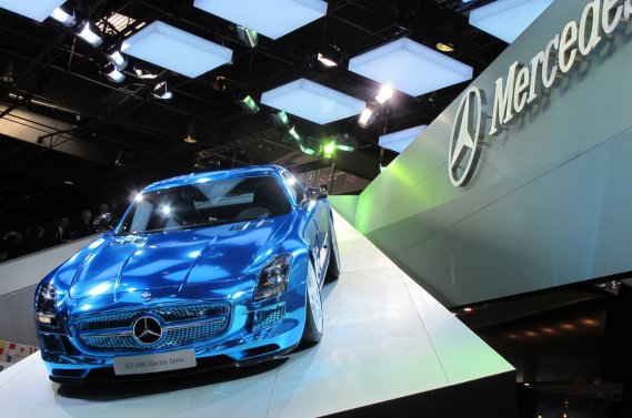 La Mercedes SLS AMG Electric Drive 2013, exposée au Mondial de l'Automobile 2012, qui se termine dimanche à Paris. La Mercedes SLS AMG Electric Drive 2013, exposée au Mondial de l'Automobile 2012, qui se termine dimanche à Paris.
