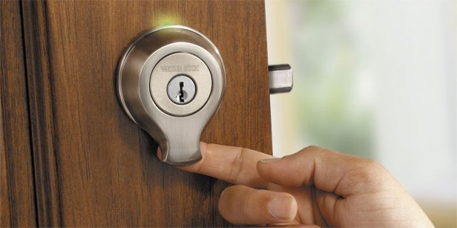 Ouvrir la porte d\'un doigt | Entretien de la maison Ouvrir la porte d\'un doigt | Entretien de la maison