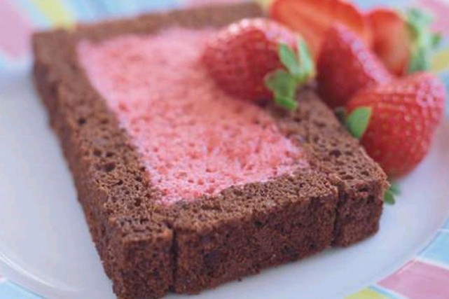 La recette de Ricardo gâteau au chocolat et à la mousse aux fraises