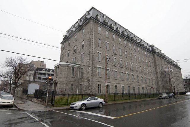 Montréal - Page 3 214167-maison-mere-soeurs-providence-situee