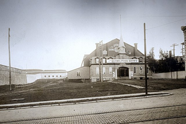 Nouvel amphithéâtre: un rêve accompli... il y a 100 ans Le Quebec Skating Rink, un amphithéâtre de patinage... (Archives commission des champs de bataille nationaux)