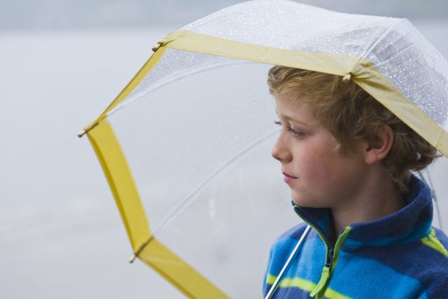 Les enfants apparaissent comme particulièrement vulnérables à l'anxiété... (Photos.com)