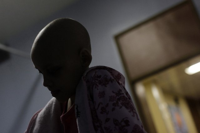 Contrairement à la chimiothérapie qui détruit toutes les... (Photo: Ricardo Moraes, Archives Reuters)