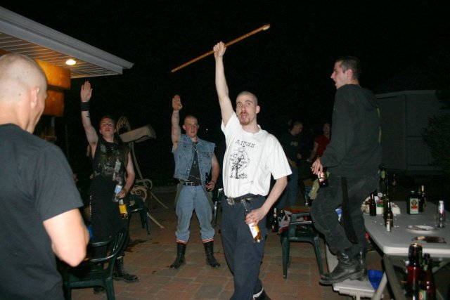 Ex-administrateur lié au néonazisme: le Parti indépendantiste inconfortable Sur cette photo, tirée de l'une des deux... (Photo tirée de Facebook)