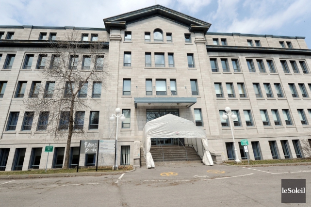 Compressions supplémentaires de 19 millions $ pour les cégeps Le cégep Garneau a déjà augmenté en début... (Photothèque Le Soleil, Erick Labbé)