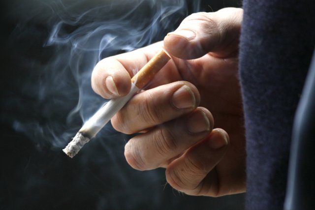 Lire le livre comme il est facile de cesser de fumer
