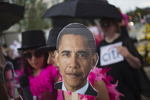 Après les républicains à Tampa, les démocrates à Charlotte Des activistes de CodePink, un groupe anti-guerre, composé... (PHOTO ADREES LATIF, REUTERS)