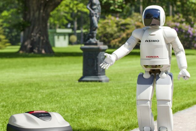 Les Japonais sont friands de robots. Ici, un... (PHOTO ARCHIVES AP)