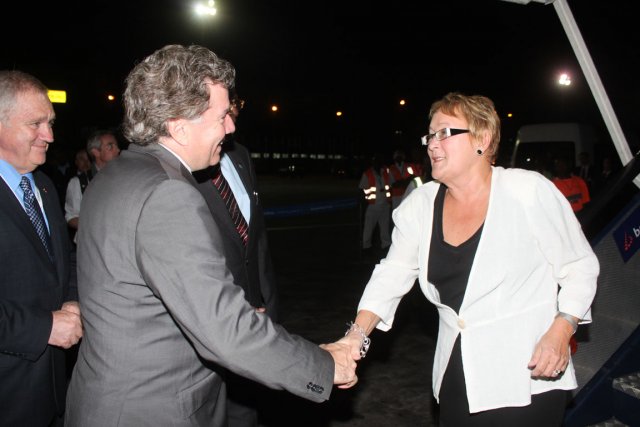 Pauline Marois à son arrivée à l'aéroport de... (Photo La Presse)