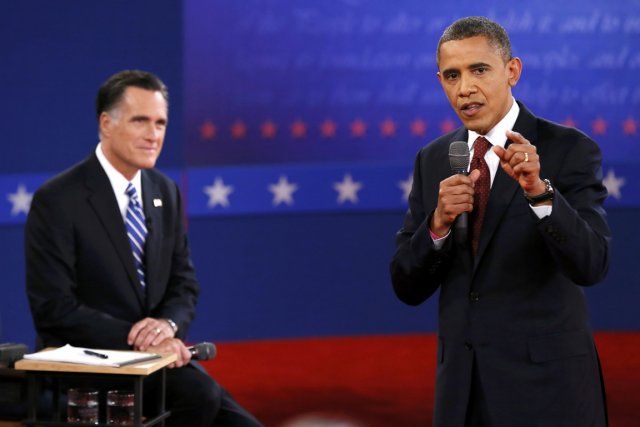 Obama et Romney répondent aux questions venues d'un... (Photo Reuters)