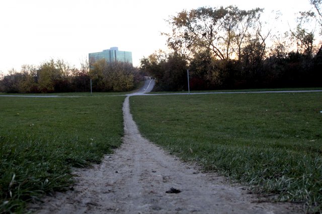 Un pédophile à peine libéré récidive à Gatineau Lundi dernier, près de la piste cyclable derrière... (Photo Étienne Ranger, Le Droit)