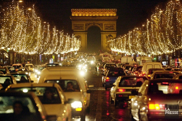 Le village de Noël des Champs-Elysées de retour bientôt  France