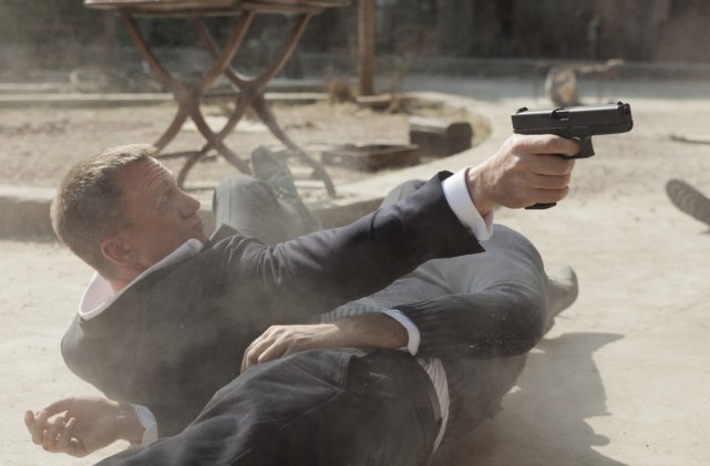 skyfall où bond rencontre-t-il q pour la première fois